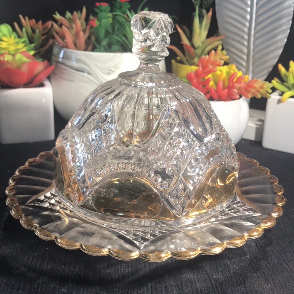 🛑🛑Vintage Cut Glass Domed Butter Dish/Cheese Ball Dish Gold Accents Crystal